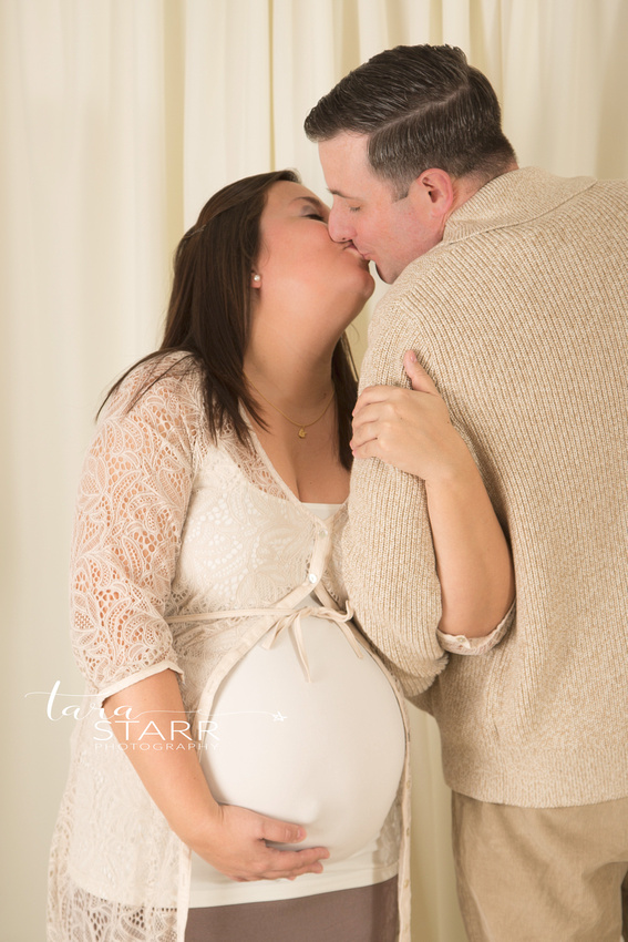 Massachusetts Maternity and newborn photographer.  Reading newborn and maternity photographer