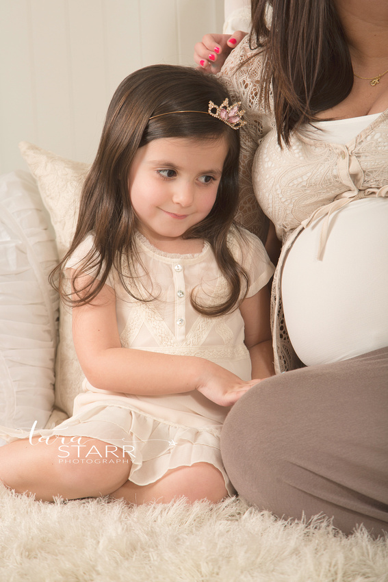 Massachusetts Maternity and newborn photographer.  Reading newborn and maternity photographer