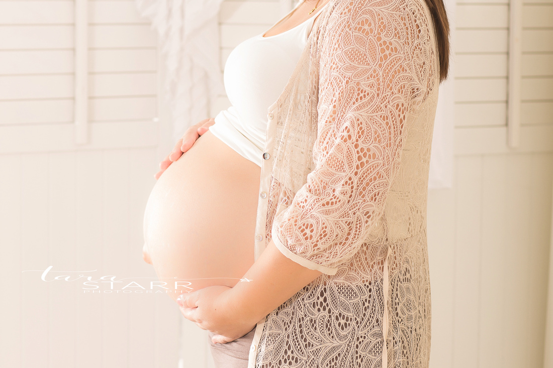 Massachusetts Maternity and newborn photographer.  Reading newborn and maternity photographer